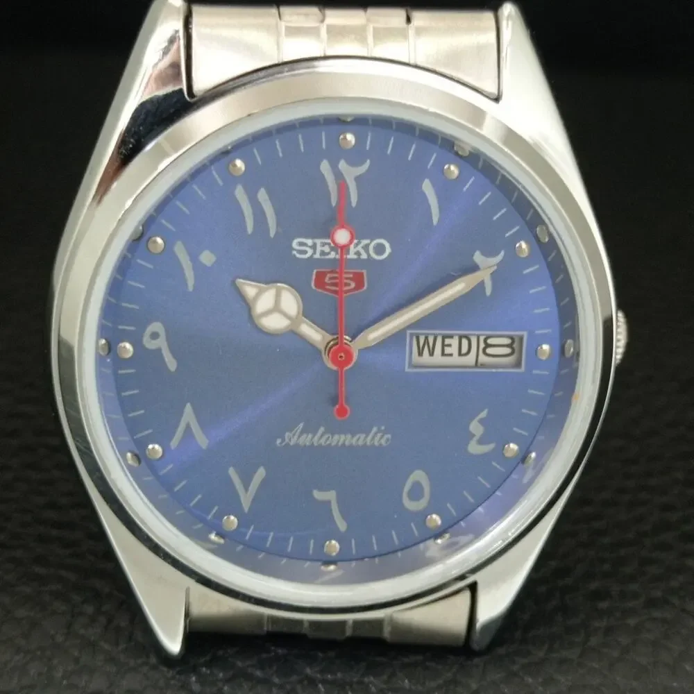 Vintage 1977 Seiko Automatic Mens Silver Watch W/daydate & Blue accents